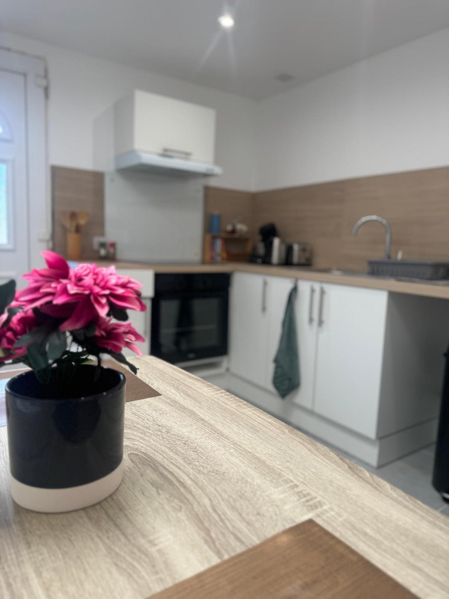 Le Paisible Appartement Pontcarre Buitenkant foto